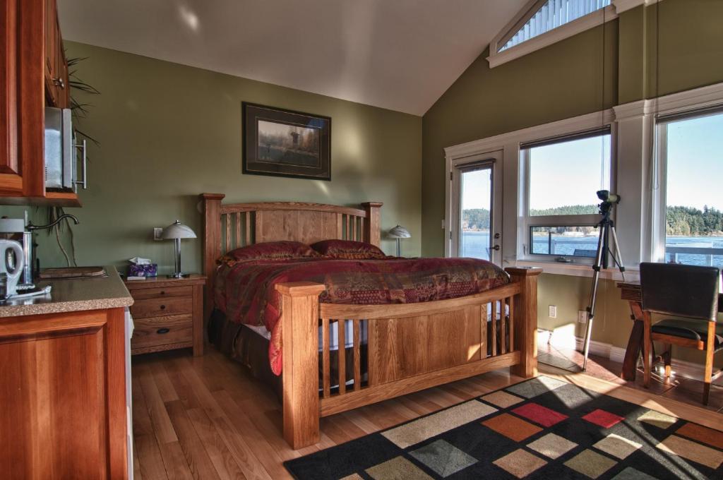 Birds Of A Feather Victoria Oceanfront Studio Suites Colwood Habitación foto